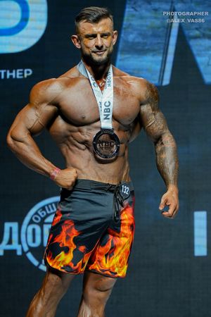 MEN'S PHYSIQUE +179